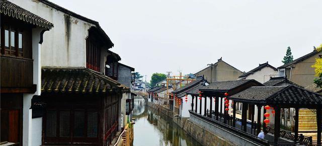 九江一女子因纠纷在4S店跳楼受伤，官方：此前调解未一致